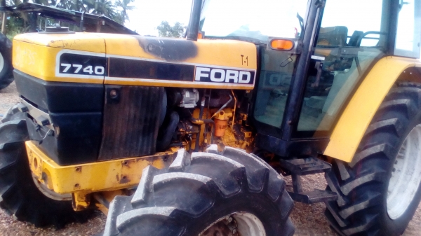 ขายรถไถFORDรุ่น7740คานหน้า NEWHOLLAND รถเก่านอกยังไม่เคยใช้งานในไทยเอกสารอินวอย