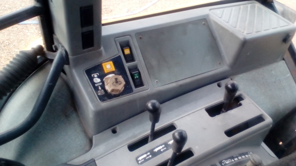 ขายรถไถFORDรุ่น7740คานหน้า NEWHOLLAND รถเก่านอกยังไม่เคยใช้งานในไทยเอกสารอินวอย