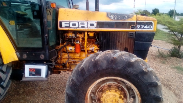 ขายรถไถFORDรุ่น7740คานหน้า NEWHOLLAND รถเก่านอกยังไม่เคยใช้งานในไทยเอกสารอินวอย