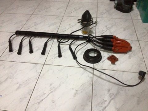 ขายชุดจุดระเบิดm20 6สูบ มีสายหัวเทียน คอยจุดระเบิด ชุดกะลา สภาพใหม่ ราคา2900 โทร0924462525โส กทม