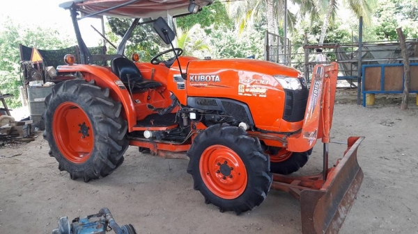 ขายคูโบต้า l4708dt ดันหน้า เล่มทะเบียนพร้อม