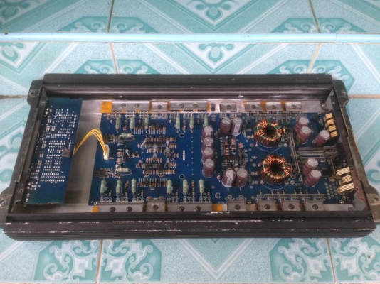 แอมป์คลาสเอบี2ch SOLID AUDIO สภาพดี งานเกาหลี ปกติทุกอย่าง ขับกลางแหลมแรงๆ เสียงดีมาก ขาย 2450 บาท มีวีดีโอเทสหน้าเฟสผม สนใจ0892425454 อยู่สระบุรีส่งได้