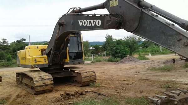 รถขุดสภาพดีใช้งานประจำยุครับรถบ้านแท้ไม่ใช้รถซ่อมขายลดสุดๆวันนี้1,100,000บาทครับ