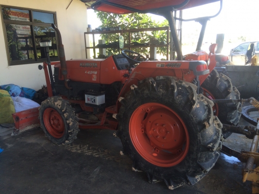 ขายรถไถ 45 แรงด่วนอุปกร 1 ชิ้น     ผานหน้า     ยางหลังเปลียนผึ่งเปลี่ยนใหม่ สภาพลุยงานได้เลย  ต่อทีเบอร์0991751349  สิทธิ์คับ