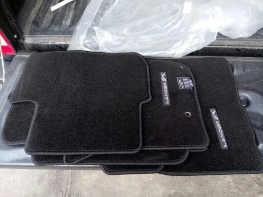 ขายพรมปูพื้นรถยนต์ มิตซูex ของใหม่