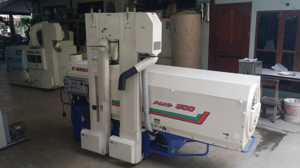 เครื่องสีข้าวกล้องเก่าญี่ปุ่น ISEKI รุ่น 500 สภาพเครื่องสวย พร้อมใช้งาน เครื่องสีข้าวกล้องเก่าญี่ปุ่น ISEKI รุ่น 500 สภาพเครื่องสวย พร้อมใช้งาน