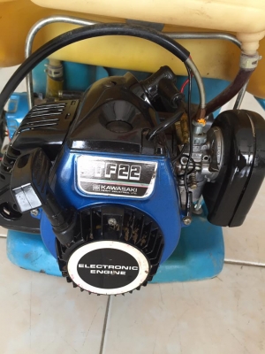 เครื่องฉีดยาน้ำ  KAWASAKI เครื่อง3แรง 2จังหวะ ปั้มลูกสูบ