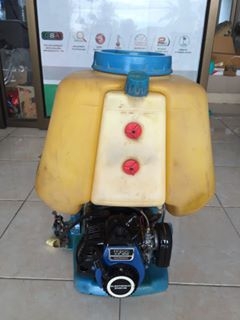 เครื่องฉีดยาน้ำ  KAWASAKI เครื่อง3แรง 2จังหวะ ปั้มลูกสูบ