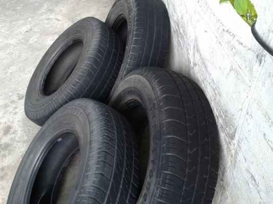 ยาง 195R14 สวยๆ 4 เส้น ราคา 2200 บาท