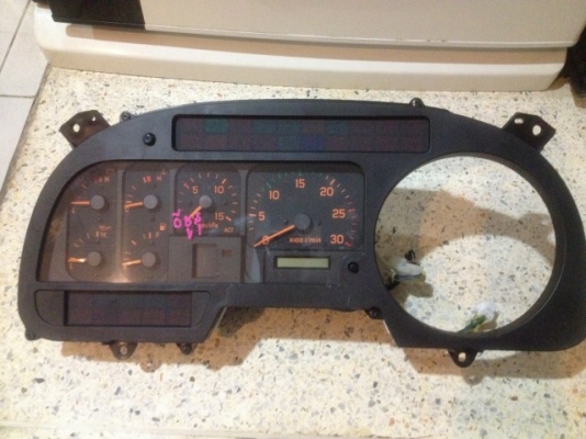 จอไมล ISUZU น่าจะเป็นรถใหญ่ไม่ทราบรุ่นเก่าญี่ปุ่นเเท้สภาพสวย