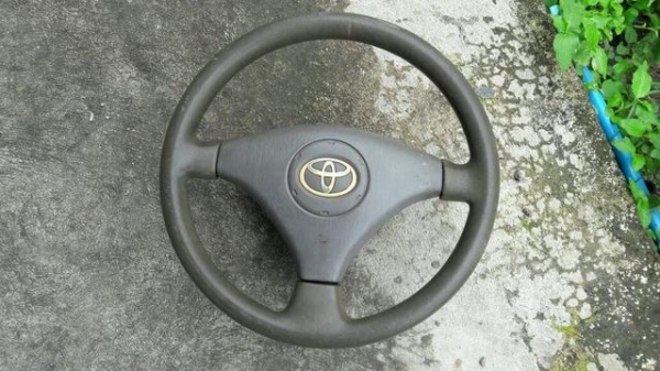 พวงมาลัย โตโยต้า อัลติส ปี03