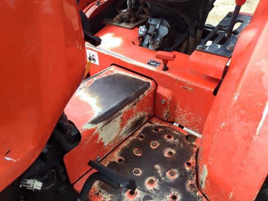 ขายรถไถคูโบต้า L3408 4WD2เพลา ราคา 165,000 บาท #งดต่อนะค่ะ รถสภาพพร้อมใช้งาน ทุกระบบสมบูรณ์ อุปกรณ์ใบมีดดันดินหน้าและโลเตอร์รีตราช้าง เล่มทะเบียนพร้อมโอน สนใจโทร 081-9136451 หรือ ขอดูรูปเพิ่มเติมทาง line:bow6451 ค่ะ จัดส่งฟรีทั่วประเทศค่ะ