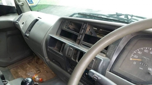 ขายรถ10ล้อ ดั้ม2เพลา FN627 เครื่อง225แรง ปี49 รถสวยสภาพดี เครื่องดี เอกสารพร้อมโอน ราคา1,050,000 สนใจโทร 090-8588220คุณนะ 093-3258446คุณบิว หรือเข้าดูสินค้าอื่นๆได้ที่ www.narong2truck.com หรือ www.truck.in.th/498 หรือเพจFacebook ณรงค์ ซื้อขายรถมือสอง (เว ขายรถ10ล้อ ดั้ม2เพลา FN627 เครื่อง225แรง ปี49 รถสวยสภาพดี เครื่องดี เอกสารพร้อมโอน ราคา1,050,000 สนใจโทร 090-8588220คุณนะ 093-3258446คุณบิว หรือเข้าดูสินค้าอื่นๆได้ที่ www.narong2truck.com หรือ www.truck.in.th/498 หรือเพจFacebook ณรงค์ ซื้อขายรถมือสอง (เว