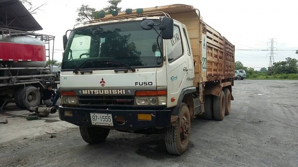 ขายรถ10ล้อ ดั้ม2เพลา FN627 เครื่อง225แรง ปี49 รถสวยสภาพดี เครื่องดี เอกสารพร้อมโอน ราคา1,050,000 สนใจโทร 090-8588220คุณนะ 093-3258446คุณบิว หรือเข้าดูสินค้าอื่นๆได้ที่ www.narong2truck.com หรือ www.truck.in.th/498 หรือเพจFacebook ณรงค์ ซื้อขายรถมือสอง (เว