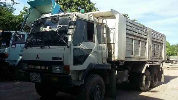 ขายรถ10ล้อ ดั้ม2เพลา TD2033 เครื่อง195แรง ปี38 รถสวยสภาพดี เอกสารพร้อมโอน ราคา780,000 สนใจโทร 090-8588220คุณนะ 093-3258446คุณบิว หรือเข้าดูสินค้าอื่นๆได้ที่ www.narong2truck.com หรือ www.truck.in.th/498 หรือเพจFacebook ณรงค์ ซื้อขายรถมือสอง (เว็บไซต์ส่วนต