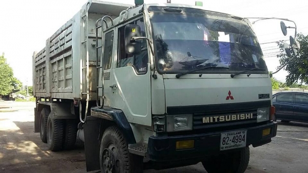 ขายรถ10ล้อ ดั้ม2เพลา TD2033 เครื่อง195แรง ปี38 รถสวยสภาพดี เอกสารพร้อมโอน ราคา780,000 สนใจโทร 090-8588220คุณนะ 093-3258446คุณบิว หรือเข้าดูสินค้าอื่นๆได้ที่ www.narong2truck.com หรือ www.truck.in.th/498 หรือเพจFacebook ณรงค์ ซื้อขายรถมือสอง (เว็บไซต์ส่วนต