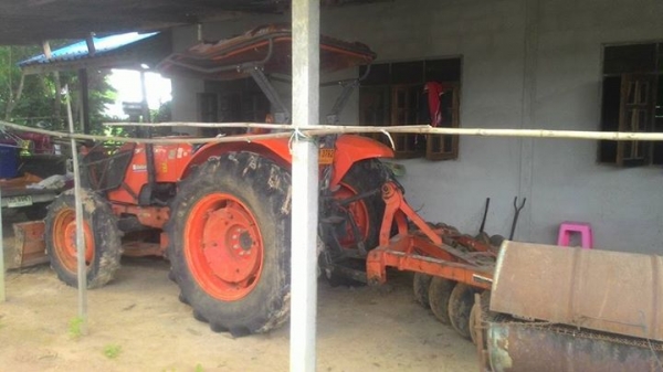 ขายรถไถคูโบต้า m7040 สภาพดีพร้อมใช้งานครับ ขายรถไถคูโบต้า m7040 สภาพดีพร้อมใช้งานครับ