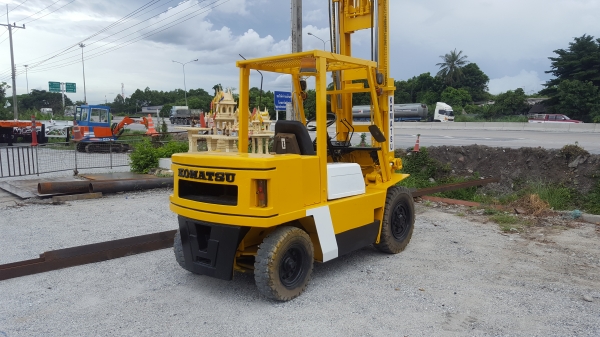 ขายรถยก3.5ตันออโต้..ดีเซล.เสา3ท่อนฟูลพรี