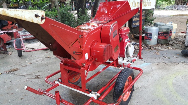 เครื่องย่อยกิ่งไม้ พร้อมใช้งาน ปรับสภาพแล้วพ่นตัวหยุดสนิมเหล็กทับพร้อมใช้งาน เครื่องย่อยกิ่งไม้ พร้อมใช้งาน ปรับสภาพแล้วพ่นตัวหยุดสนิมเหล็กทับพร้อมใช้งาน