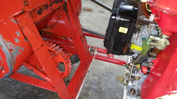 เครื่องย่อยกิ่งไม้ พร้อมใช้งาน ปรับสภาพแล้วพ่นตัวหยุดสนิมเหล็กทับพร้อมใช้งาน เครื่องย่อยกิ่งไม้ พร้อมใช้งาน ปรับสภาพแล้วพ่นตัวหยุดสนิมเหล็กทับพร้อมใช้งาน