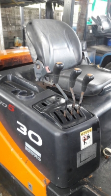 ขายรถยกโฟร์คลิฟท์ดีเซล 3ตัน ขายรถยกโฟร์คลิฟท์ดีเซล 3ตัน