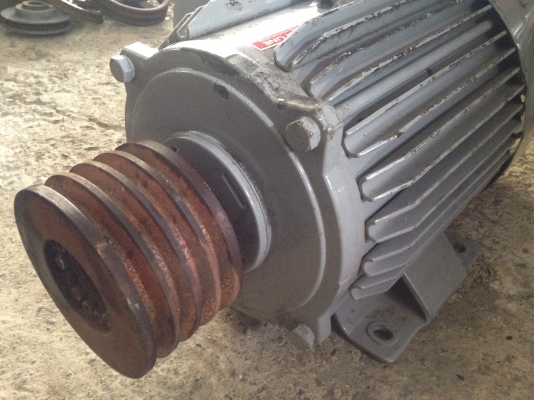 ขายมอเตอร์ Mitsubishi 7.5HP. 380V 1450rpm. มีระบบเบรคในตัว สภาพสวยมากเดิมๆ พร้อมใช้งาน