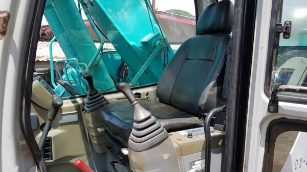 ขายด่วนรถแบคโฮKOBELCO-SK200SR-YB02-มาคซีชั่วโม่งทำงานน้อยรถนอกเพิ่งนำเข้ามายังไม่เคยใช้งานในเมืองไทยเลย