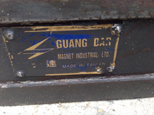 ขายแท่นแม่เหล็กดูดชิ้นงาน Guang dar made in Taiwan สภาพสวย ขนาดตามรูป มี 2 ตัวครับ ขายแท่นแม่เหล็กดูดชิ้นงาน Guang dar made in Taiwan สภาพสวย ขนาดตามรูป มี 2 ตัวครับ