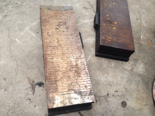 ขายแท่นแม่เหล็กดูดชิ้นงาน Guang dar made in Taiwan สภาพสวย ขนาดตามรูป มี 2 ตัวครับ ขายแท่นแม่เหล็กดูดชิ้นงาน Guang dar made in Taiwan สภาพสวย ขนาดตามรูป มี 2 ตัวครับ