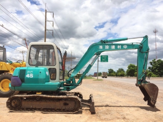 ขายรถแบคโฮ KOMATSU PC45-7 คอลโทรลสั้น รถนอกนำเข้าเอง สภาพสวยพร้อมใช้งาน มีVDOการทำงานครับ ขายรถแบคโฮ KOMATSU PC45-7 คอลโทรลสั้น รถนอกนำเข้าเอง สภาพสวยพร้อมใช้งาน มีVDOการทำงานครับ