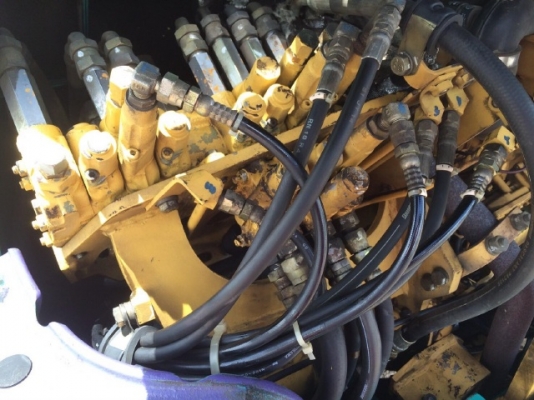 ขายรถแบคโฮ KOMATSU PC45-7 คอลโทรลสั้น รถนอกนำเข้าเอง สภาพสวยพร้อมใช้งาน มีVDOการทำงานครับ ขายรถแบคโฮ KOMATSU PC45-7 คอลโทรลสั้น รถนอกนำเข้าเอง สภาพสวยพร้อมใช้งาน มีVDOการทำงานครับ