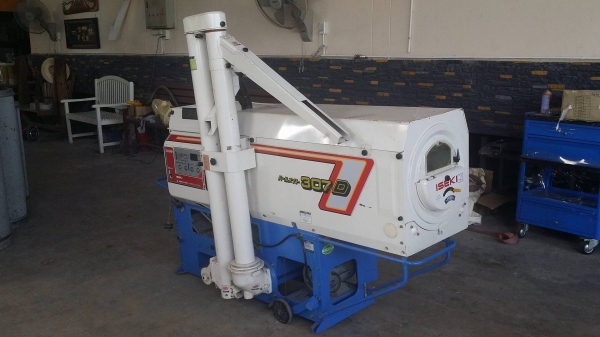 เครื่องสีข้าวกล้องเก่าญี่ปุ่น ISEKI รุ่น 307D สภาพเครื่องดี พร้อมใช้งาน เครื่องสีข้าวกล้องเก่าญี่ปุ่น ISEKI รุ่น 307D สภาพเครื่องดี พร้อมใช้งาน