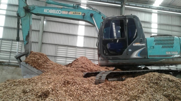 รถแบคโฮ KOBELCO SK - 140 , ( รถทำงาน 2x,xxx ชม. ) สนใจติดต่อ 081 - 6079515