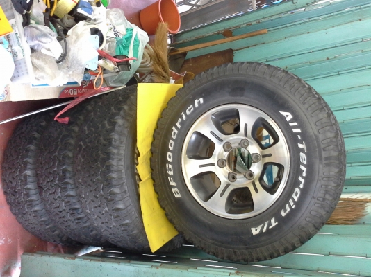 ขายแม็ก15 นิ้วพร้อมยาง bf เบอร์ 30 นิ้ว