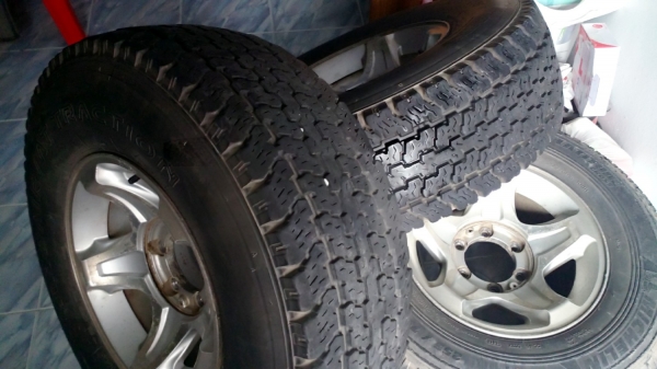 ขายยาง31x10.50R15