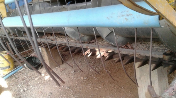 ขาย รถเกี่ยวข้าว เกษตรพัฒนา รุ่นจ้าวช้างไวไฟ อุ้ม 2.5 ตัน ช่วงล่าง 12 HT เครื่อง 6D17 195 แรงม้า ราคาคุยกันได้ครับ