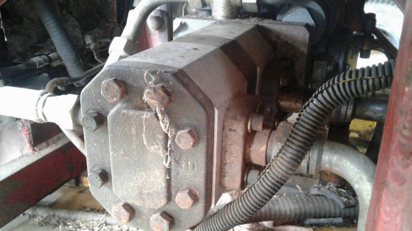 ขาย รถเกี่ยวข้าว เกษตรพัฒนา รุ่นจ้าวช้างไวไฟ อุ้ม 2.5 ตัน ช่วงล่าง 12 HT เครื่อง 6D17 195 แรงม้า ราคาคุยกันได้ครับ