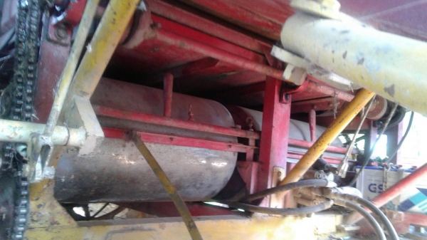 ขาย รถเกี่ยวข้าว เกษตรพัฒนา รุ่นจ้าวช้างไวไฟ อุ้ม 2.5 ตัน ช่วงล่าง 12 HT เครื่อง 6D17 195 แรงม้า ราคาคุยกันได้ครับ