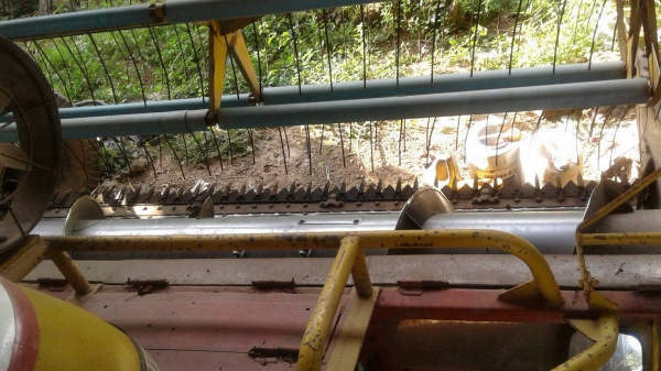 ขาย รถเกี่ยวข้าว เกษตรพัฒนา รุ่นจ้าวช้างไวไฟ อุ้ม 2.5 ตัน ช่วงล่าง 12 HT เครื่อง 6D17 195 แรงม้า ราคาคุยกันได้ครับ