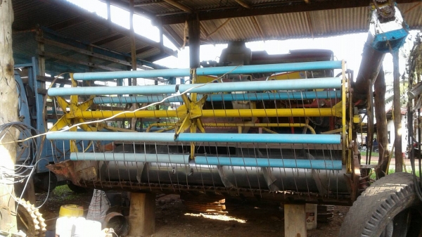 ขาย รถเกี่ยวข้าว เกษตรพัฒนา รุ่นจ้าวช้างไวไฟ อุ้ม 2.5 ตัน ช่วงล่าง 12 HT เครื่อง 6D17 195 แรงม้า ราคาคุยกันได้ครับ