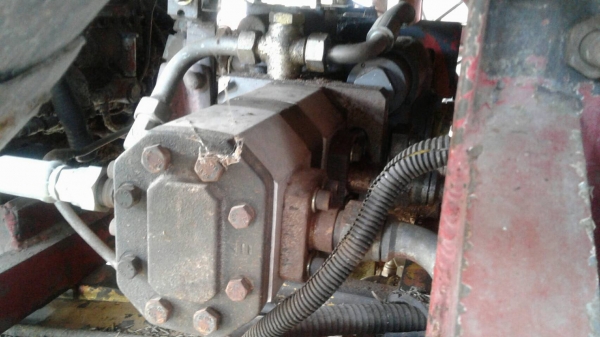 ขาย รถเกี่ยวข้าว เกษตรพัฒนา รุ่นจ้าวช้างไวไฟ อุ้ม 2.5 ตัน ช่วงล่าง 12 HT เครื่อง 6D17 195 แรงม้า ราคาคุยกันได้ครับ