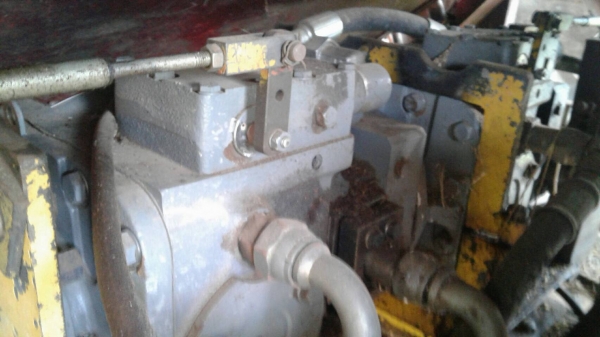 ขาย รถเกี่ยวข้าว เกษตรพัฒนา รุ่นจ้าวช้างไวไฟ อุ้ม 2.5 ตัน ช่วงล่าง 12 HT เครื่อง 6D17 195 แรงม้า ราคาคุยกันได้ครับ