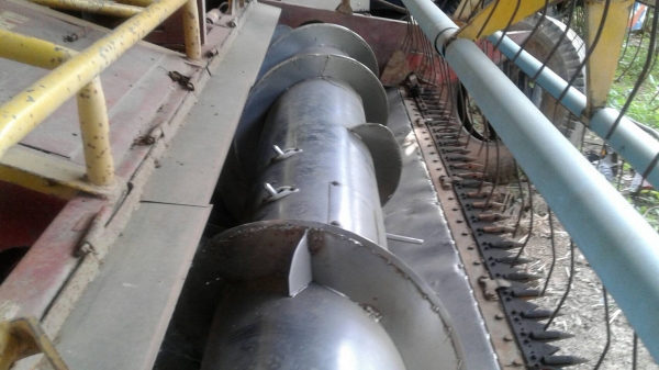 ขาย รถเกี่ยวข้าว เกษตรพัฒนา รุ่นจ้าวช้างไวไฟ อุ้ม 2.5 ตัน ช่วงล่าง 12 HT เครื่อง 6D17 195 แรงม้า ราคาคุยกันได้ครับ