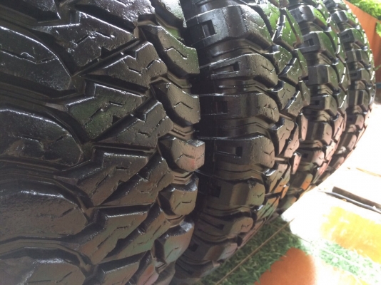 ยาง mud mickey thompson 285/75/16 ปี14
