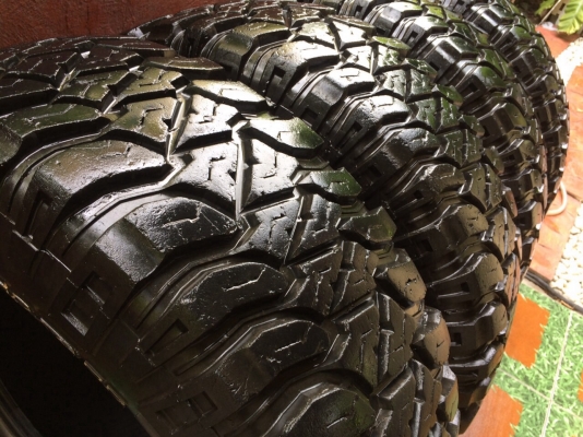 ยาง mud mickey thompson 285/75/16 ปี14