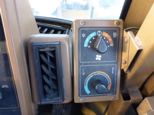 รถตัก CAT 910F2 ปี1998 5,526ชม. สวยๆครับ ถึงไทยเร็วๆนี้ รถตัก CAT 910F2 ปี1998 5,526ชม. สวยๆครับ ถึงไทยเร็วๆนี้