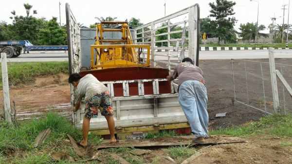 tractor-backhoeส่งรถตัก SD20 ไปอุดรเรียบร้อยแล้วครับ สนใจแบบนี้ ติดต่อ 081 6221299 นะค๊าบ