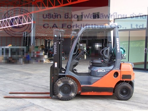 ขาย รถโฟล์คลิฟท์ TOYOTA รุ่น 8-FG20