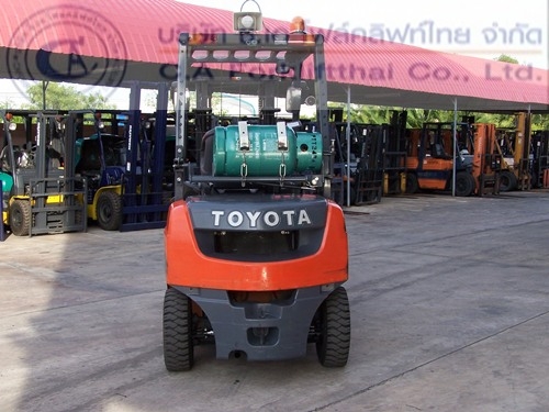 ขาย รถโฟล์คลิฟท์ TOYOTA รุ่น 8-FG20