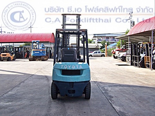 ขาย รถโฟล์คลิฟท์ TOYOTA รุ่น 7FD20